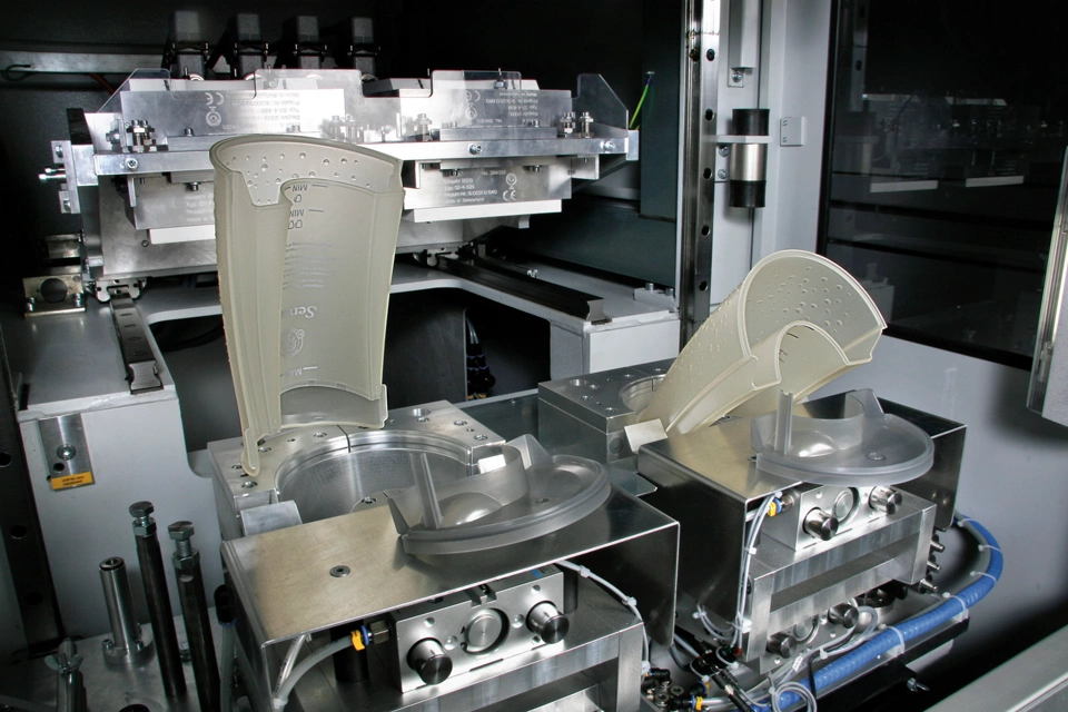 Coffee reservoir in machine